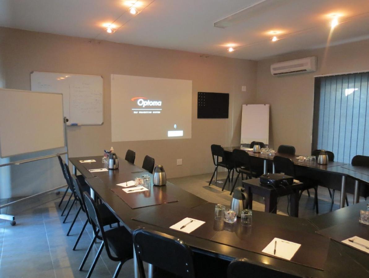 Club Cocomo Hartbeespoort Exteriör bild