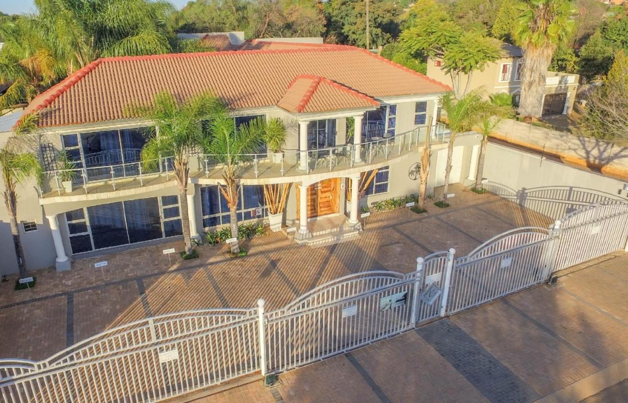 Club Cocomo Hartbeespoort Exteriör bild