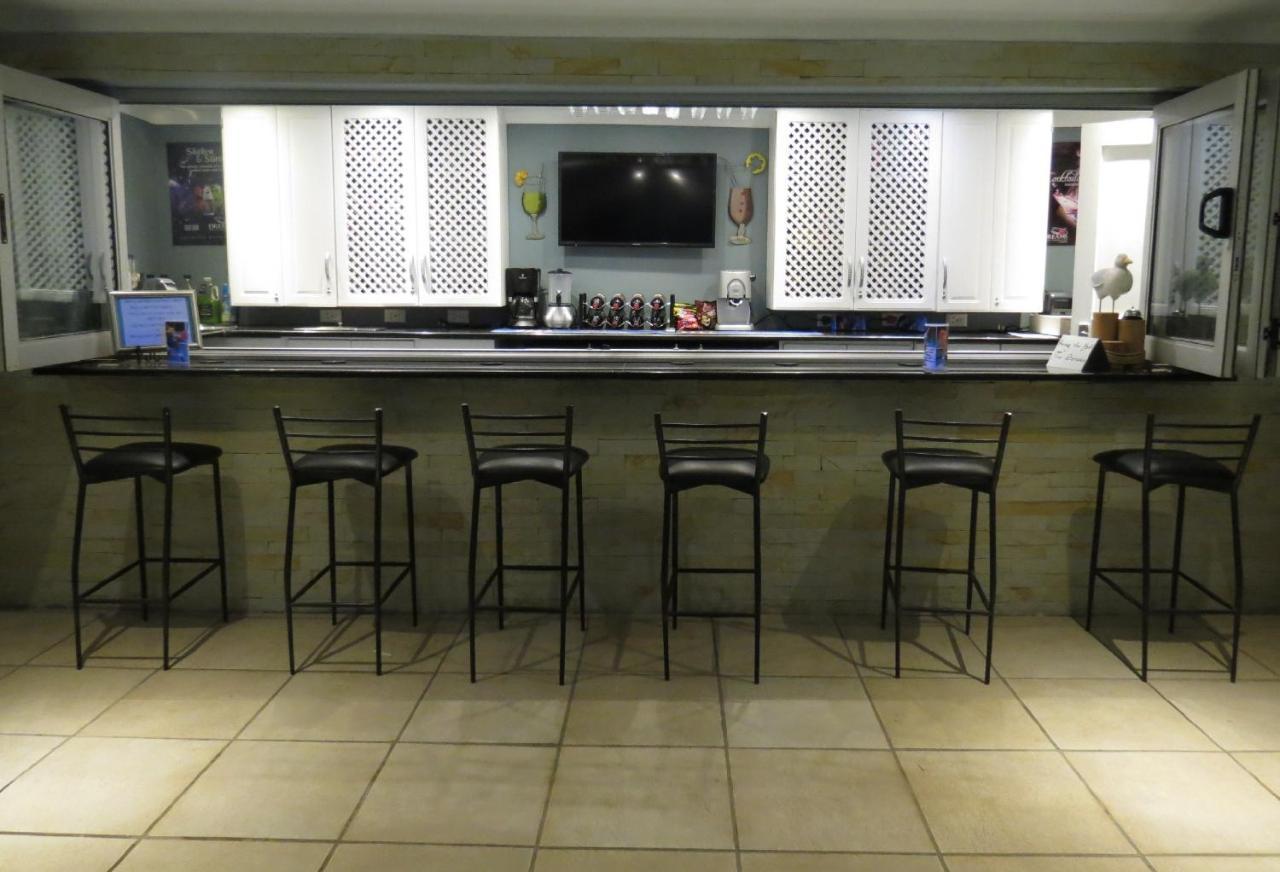 Club Cocomo Hartbeespoort Exteriör bild