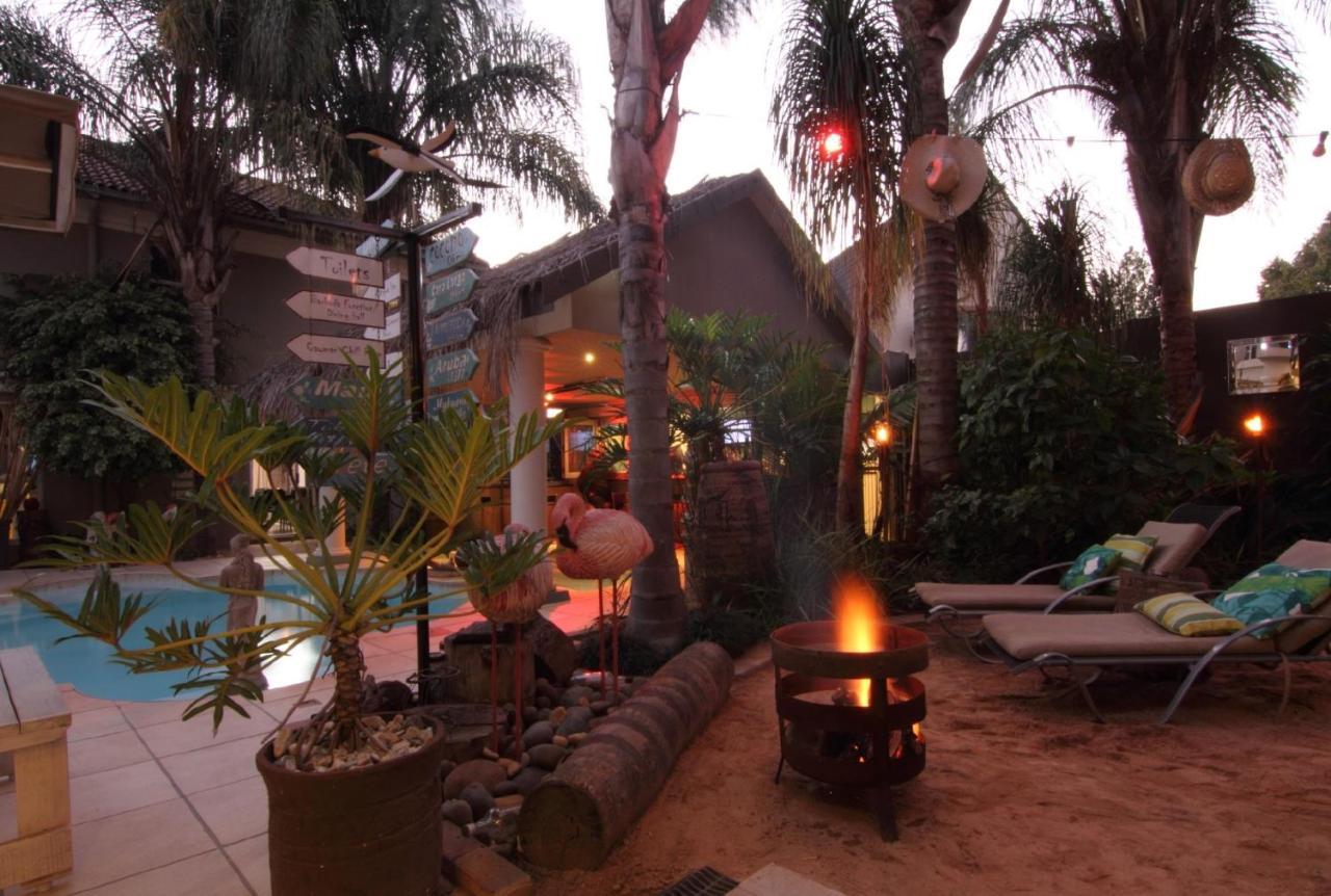 Club Cocomo Hartbeespoort Exteriör bild